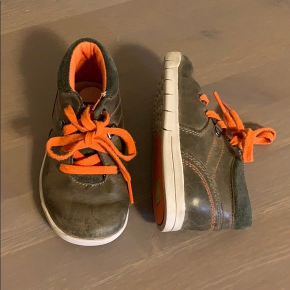 Clarks Brown Leather Shoes - Toddler’s Size 6.5 - Picture 2 of 4